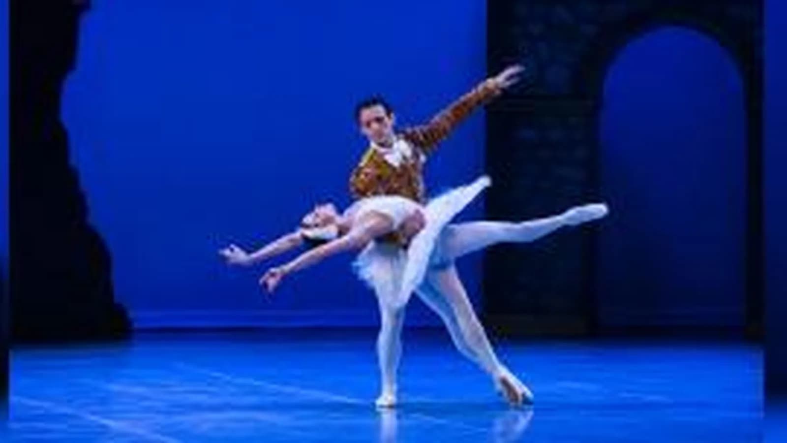 Swan Lake - Ballet Jörgen
