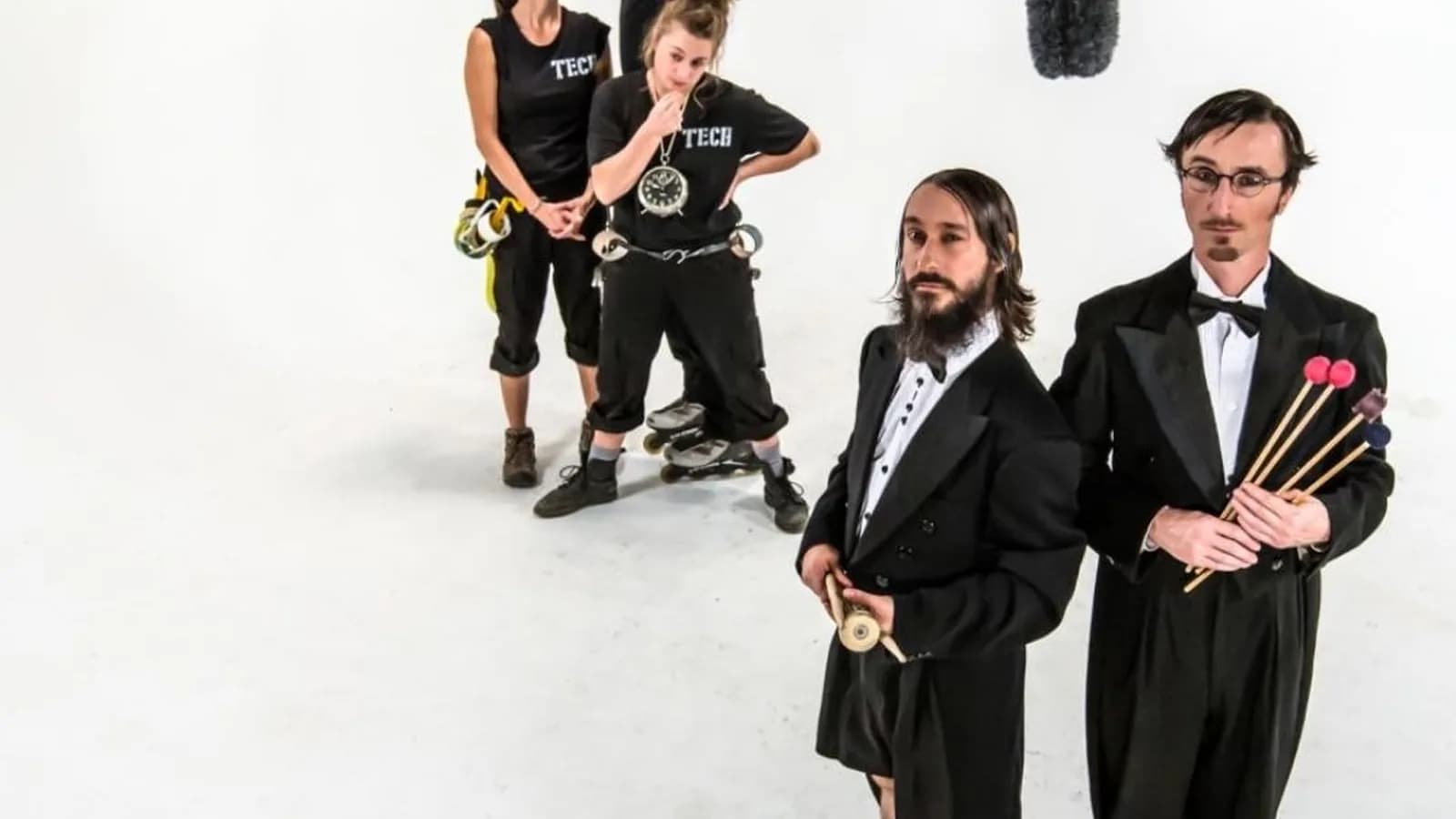CONCERTO DE BRUITS QUI COURENT THÉÂTRE À TEMPO