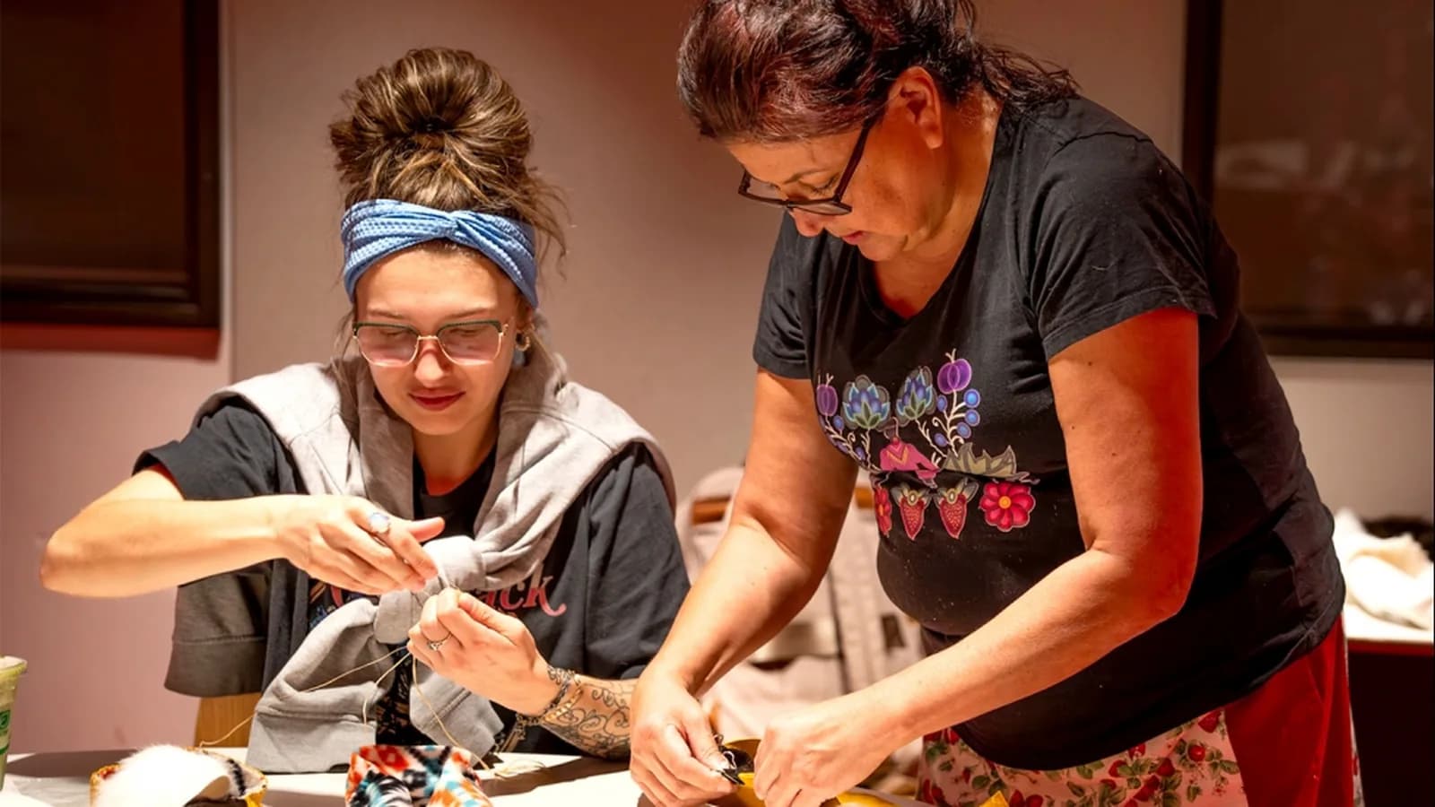 Atelier de confection de mitaines perlées avec Colleen Nolan
