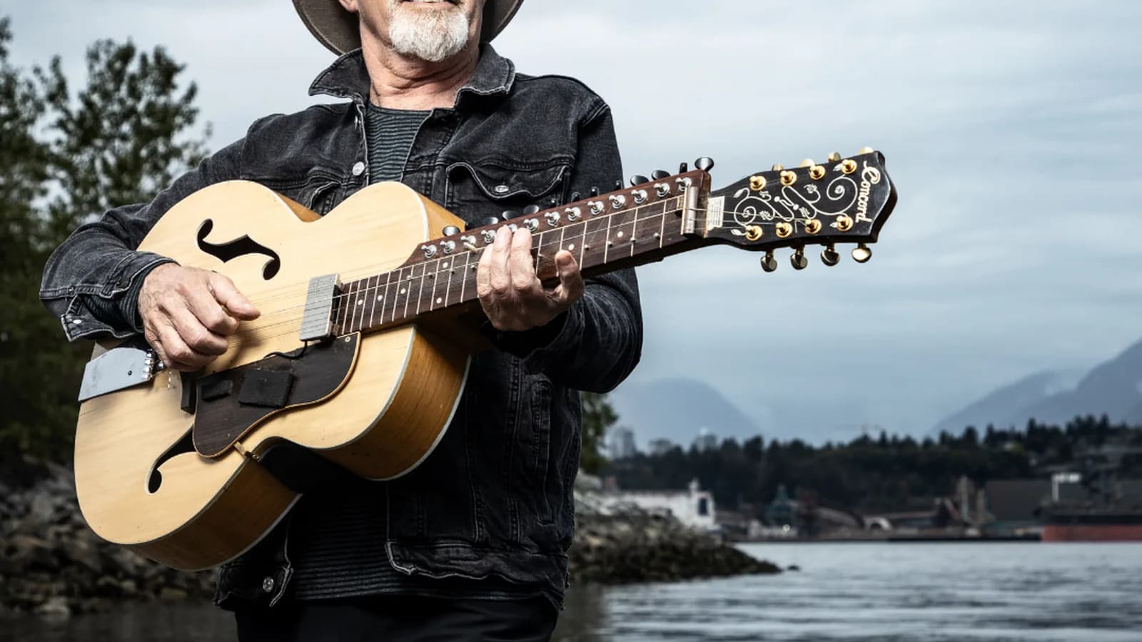 Harry Manx Mystic Blues